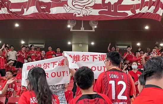 《Goal》分析罗马下一轮联赛前景，共有8人无法出战下一轮客战博洛尼亚的比赛。